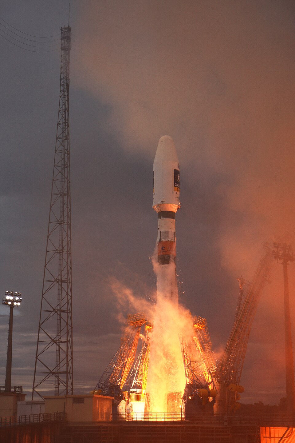 SpaceX为航天局擦洗发射21颗数据传输卫星的尝试