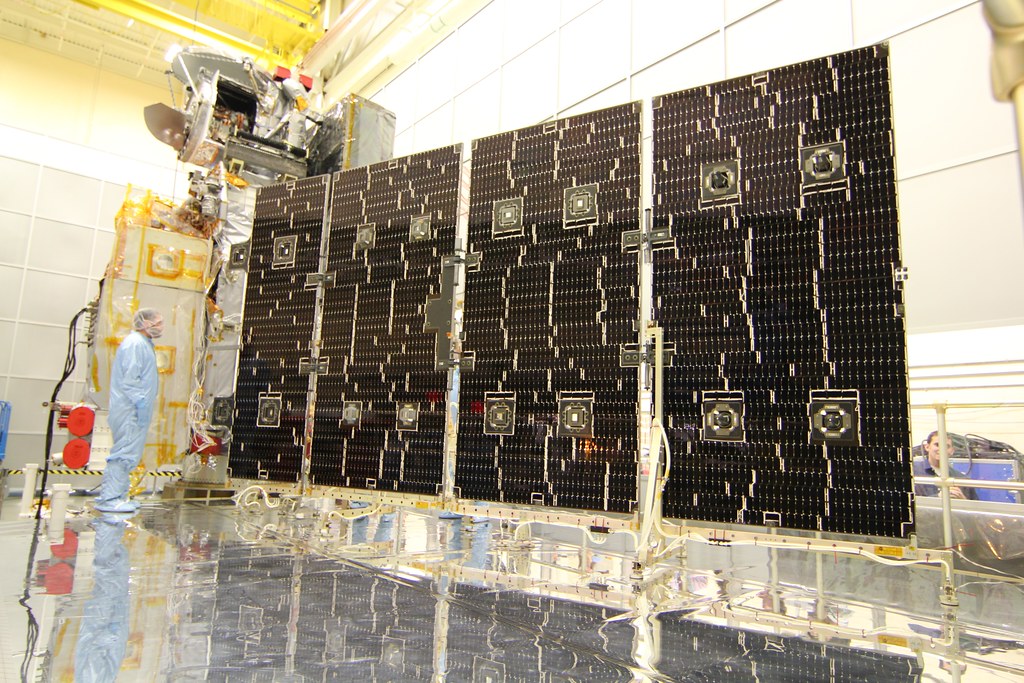 现场报道： SpaceX将为航天局发射21颗数据传输卫星